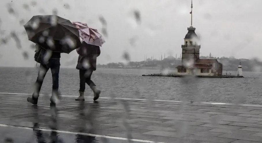 İstanbul İçin Yağış Uyarısı: Sıcaklıklar Mevsim Normallerinin Altına İnecek