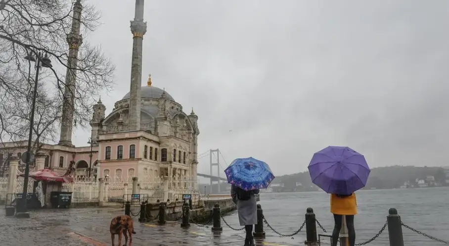 İstanbul için yeni kuvvetli yağış uyarısı: Sel ve su baskını riski sürüyor