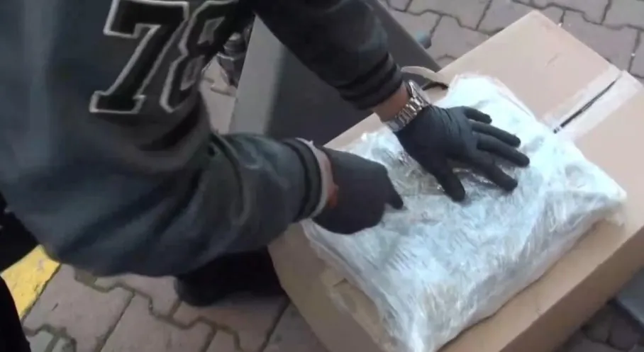 İstanbul Narkotik Operasyonu: Başakşehir'de 355 Kilo Sentetik Uyuşturucu Ele Geçirildi!