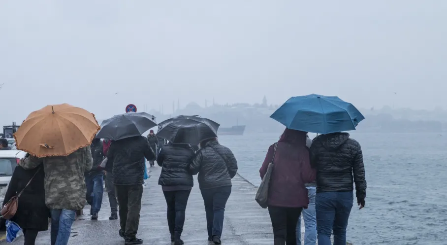 İstanbul'a Sağanak Alarmı: AKOM'dan Kritik Uyarı!