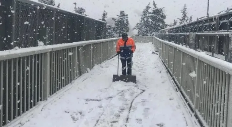 İstanbul'da Karla Mücadele: Toplu Ulaşım ve Trafikte Yoğun Önlemler Alındı
