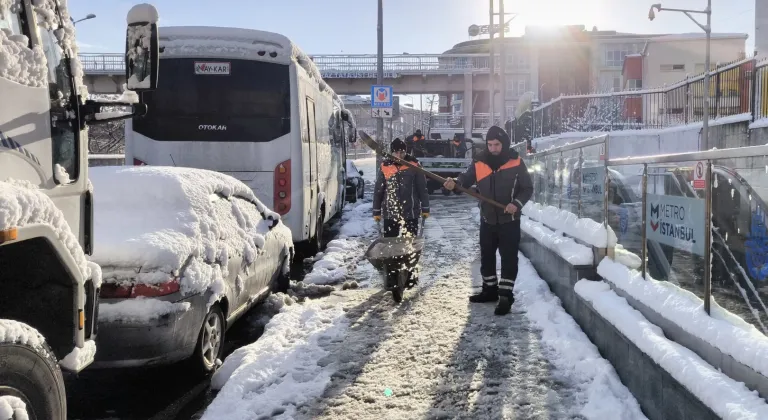 İstanbul'da Sınav ve Eğitimler İçin Zorunlu Ara: Kar Tatili Devam Ediyor!