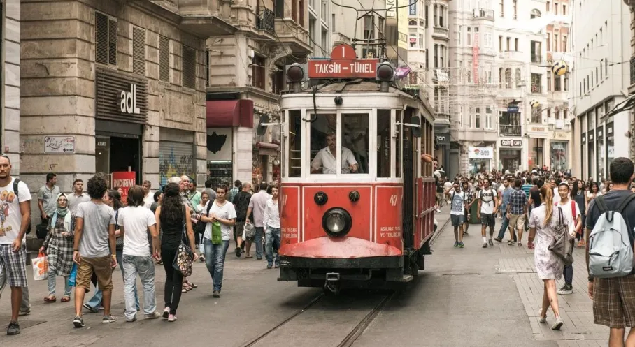 İstanbul'da Yüksek Sesle Müzik Dinlemeye Ceza! İşte Detaylar