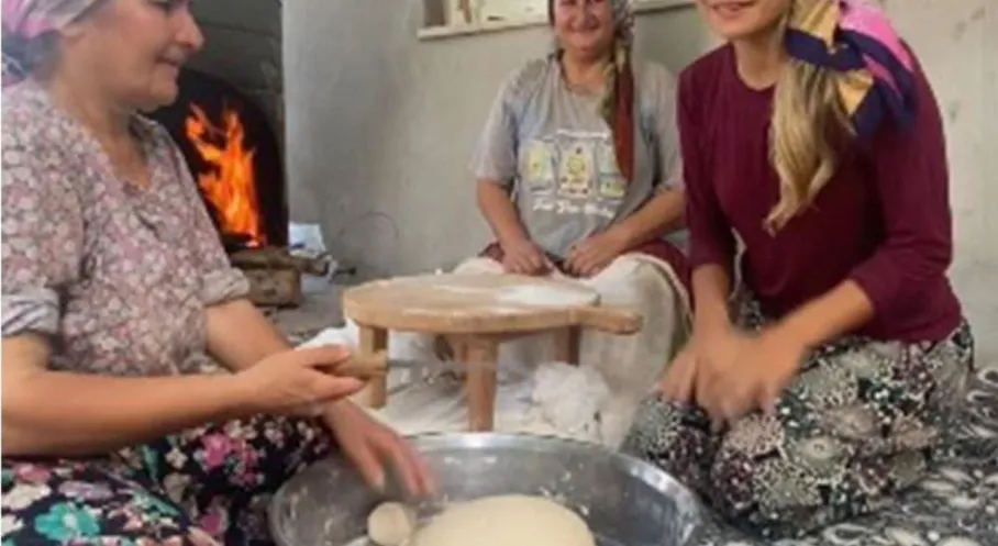 İsveçli Nicole Alanya'da Köy Hayatına Aşık Oldu, Sosyal Medyayı Salladı!