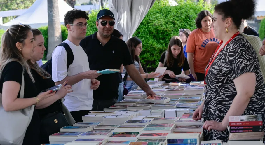İZKİTAP ve İzmir Edebiyat Festivali Coşkusu Başlıyor!