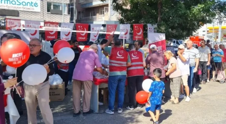 Saadet Partisi Buca'da 24. Yılını Coşkuyla Kutladı! Aşure İkramı ve Vatandaşlarla Buluşma