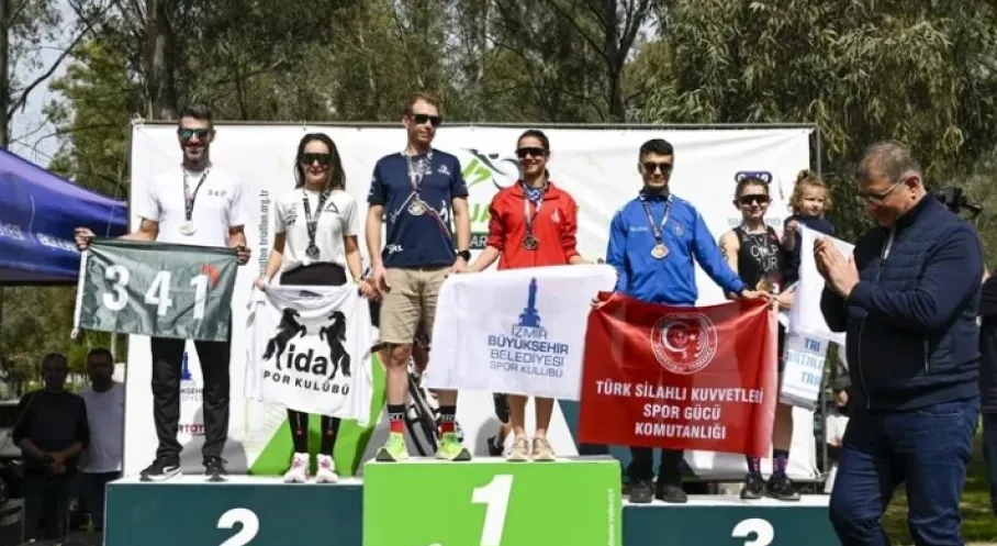 İzmir'den Triatlon Rüzgarı! 2025'te Sporda Zirveye!