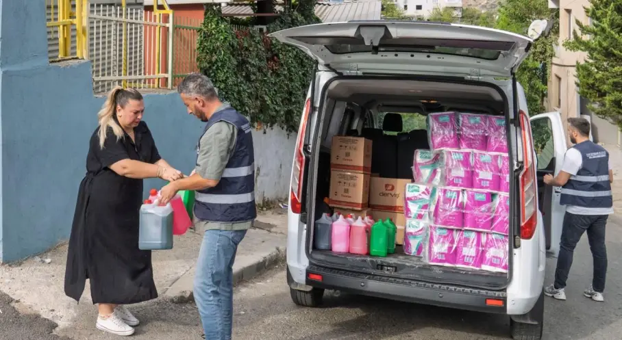 İzmir Büyükşehir’den Eğitime Sağlık Desteği: Okul Hijyen Seti Dağıtımları Devam Ediyor