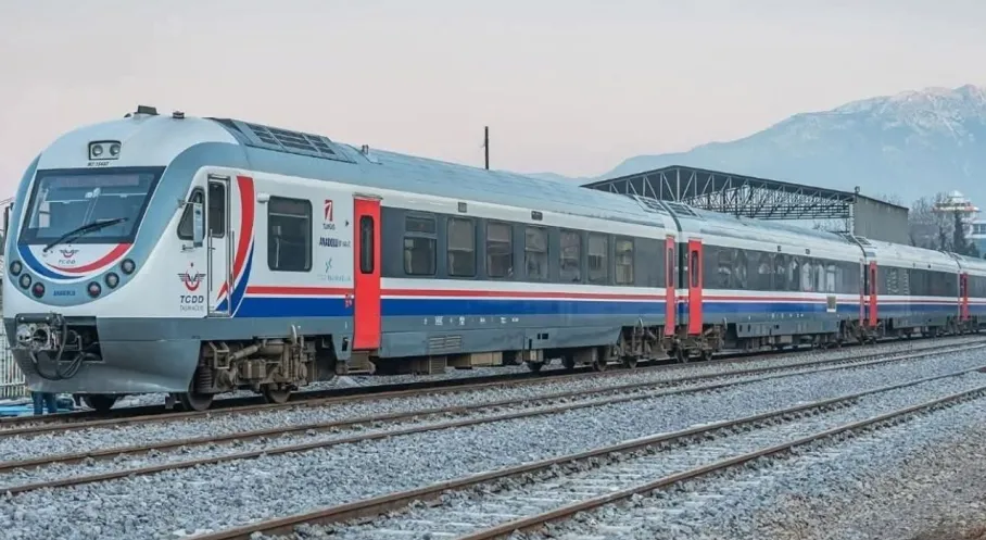 İzmir-Denizli Tren Seferleri Alarm Veriyor! Yoğun Talep Nedeniyle Ek Seferler Yolda mı?