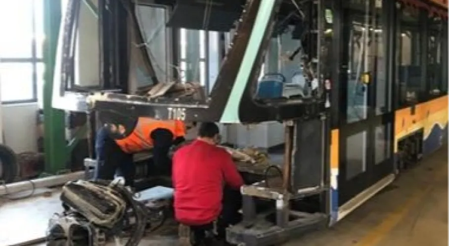 İzmir Metro AŞ'den Tarihi Hamle: Araçlar Kendi Atölyelerinde Yenileniyor, Milyonlarca Lira Tasarruf Ediliyor!