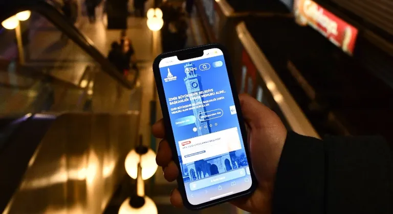 İzmir Metrosunda Sürpriz: Cep Telefonu ve İnternet Kullanımı İstasyonlarda Başlıyor