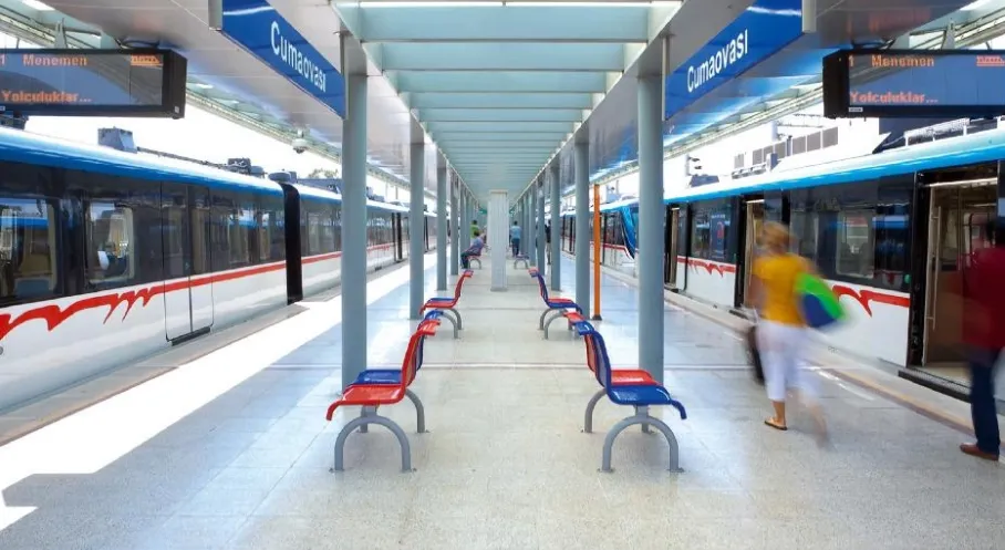 İzmir Toplu Ulaşımda Tarihi Dönüşüm: Rekor Sübvansiyonla 30 TL'ye Yolculuk Dönemi Başladı!