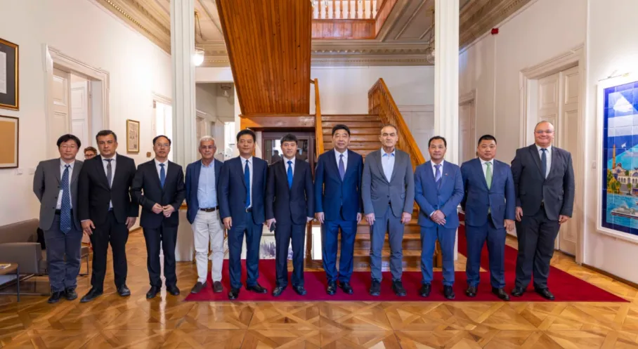 İzmir ve Çin'den Deniz Ulaşımında İş Birliği Hamlesi!