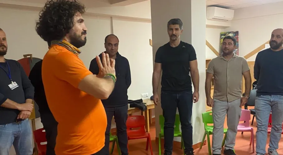 İzmir'de Baba Olmak Yeniden Tanımlanıyor! 'Yeni Nesil Babalık' Eğitimleri Geleceği Şekillendiriyor