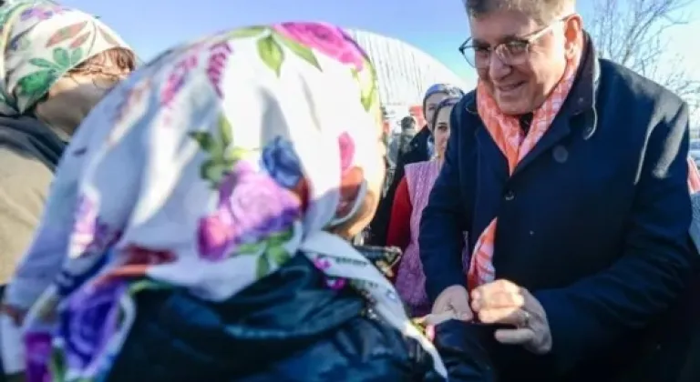 Başkan Tugay, İzmir'deki Çiftçilere Tam Destek Verdi