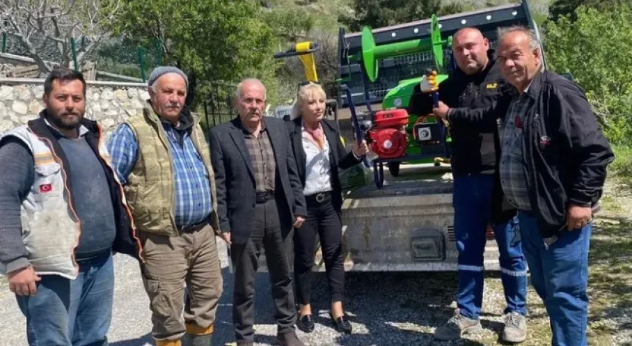 İzmir'den Çiftçiye Can Suyu: İlaçlama Makinesi Desteği!