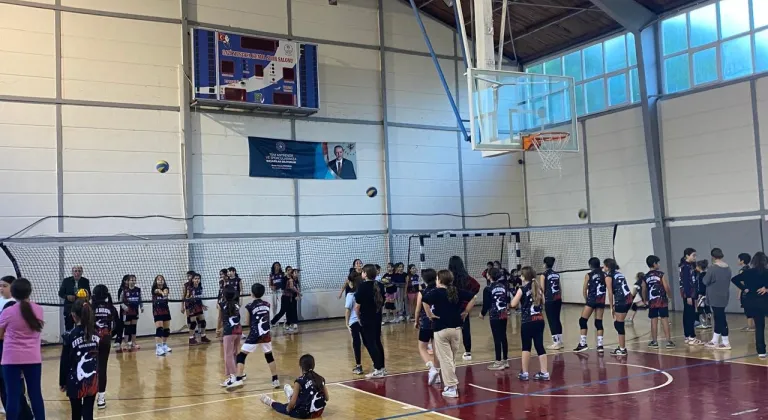 İzmir'de Çocuklar Kışı Sporla Geçiriyor - Efes Selçuk Belediyesi Spor Okullarında Başarıya Koşuyor