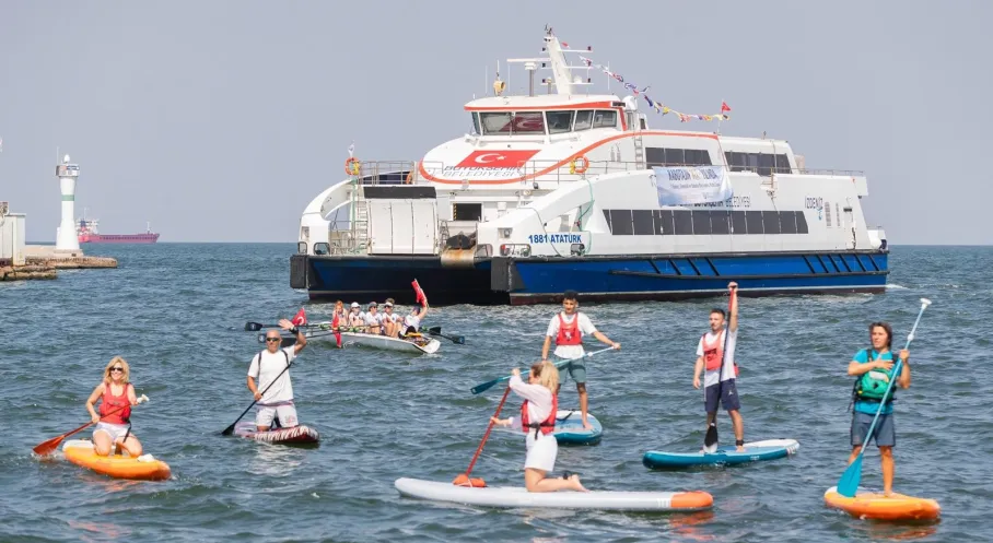 İzmir Kabotaj Bayramı'nda Coşku Dorukta: Uluslararası Başarılı Sporcular Ödüllendirildi!