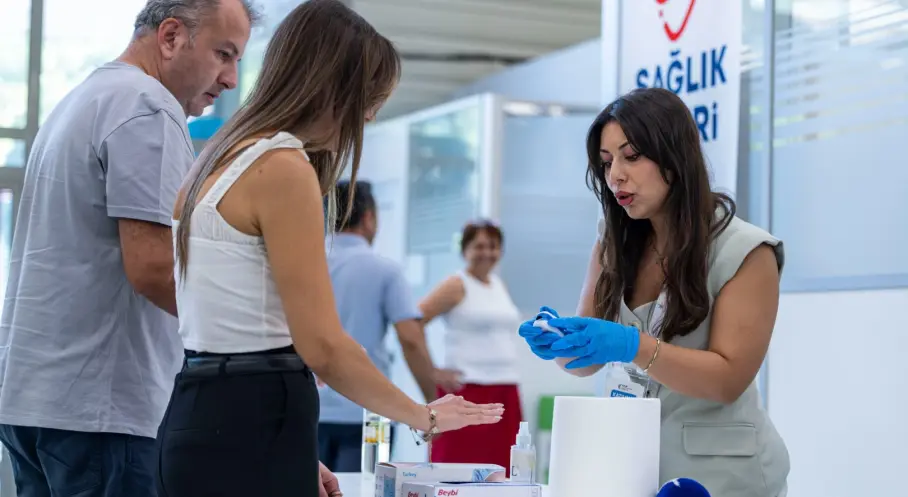 İzmir’de Sigara Bırakma Farkındalığı İçin Özel Stant