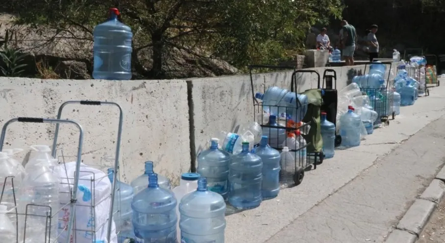 İzmir'de Su Kesintisi Alarmı! 30 Kasım'a Kadar Sürecek Kesintiler Hangi İlçeleri Etkileyecek?