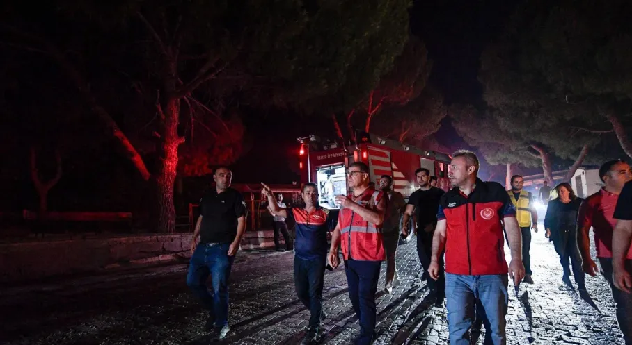 İzmir'de Yangın Felaketi: Başkan Tugay'dan Kahraman İtfaiyecilere Minnet