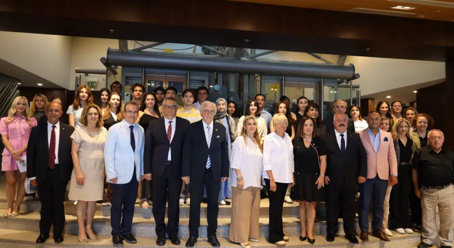 İzmir'den Yükselen Yıldızlar: Türkiye'nin Yeni Ticaret Elçileri Yetişiyor!