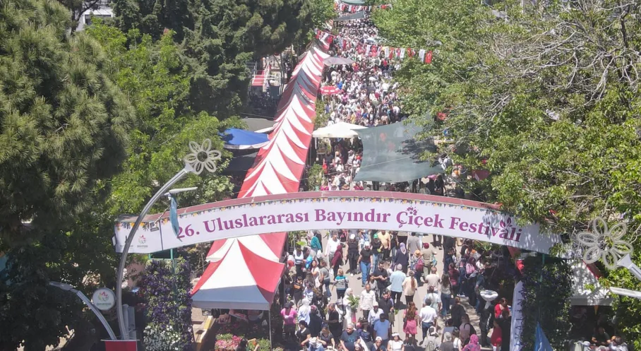 İzmir'in Çiçek Başkenti Bayındır'da 27. Uluslararası Çiçek Festivali Coşkusu Başlıyor!