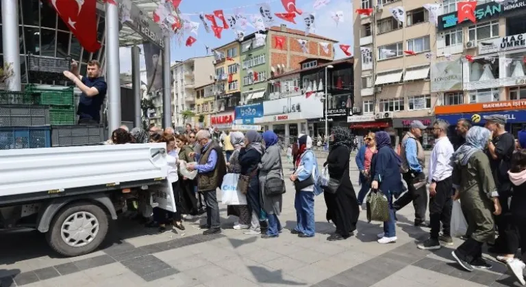 İzmit Belediyesi İstiridye Mantarı Üretip Vatandaşlara Ücretsiz Dağıtıyor