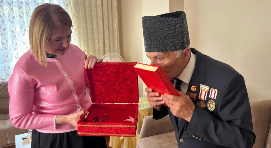 İzmit Belediyesi'nden Kıbrıs Gazilerine Duygu Dolu Ziyaret: 