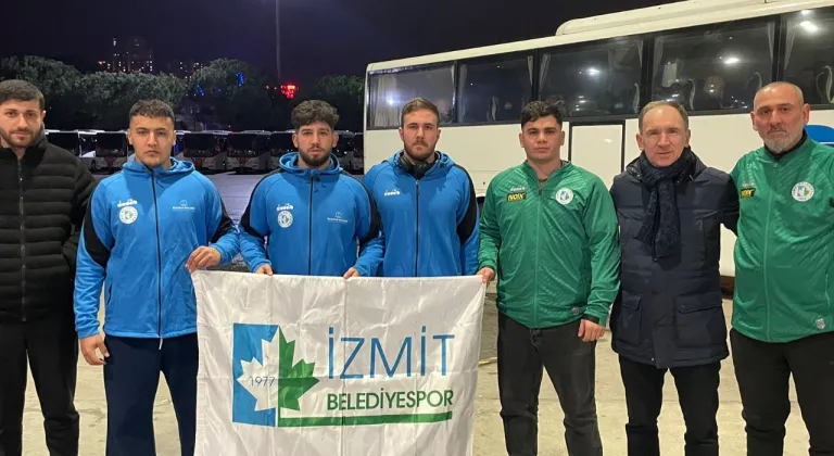 İzmitli Güreşçiler Sivas'ta Mindere Çıkıyor: Türkiye Şampiyonası Hazırlıkları Tamamlandı