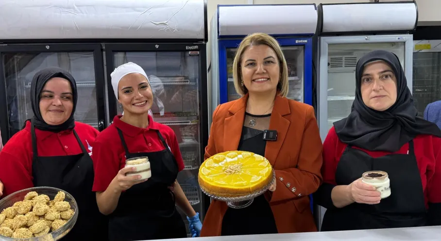 İzmit'te Devrim: Tatlılar ve Hamur İşleri Artık Belediyeden! | SARBAŞ Üretiyor
