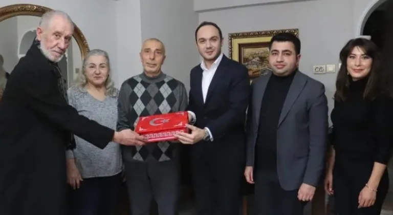 İzmit Belediyesi Gazilere ve Şehit Ailelerine Anlamlı Ziyaretler Gerçekleştirdi