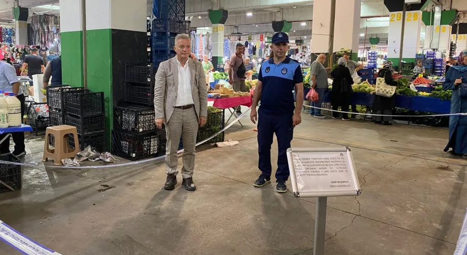 İzmit'te Vatandaşa Kötü Davranan Pazarcıya Şok Ceza! Tezgâhı 1 Hafta Kapandı