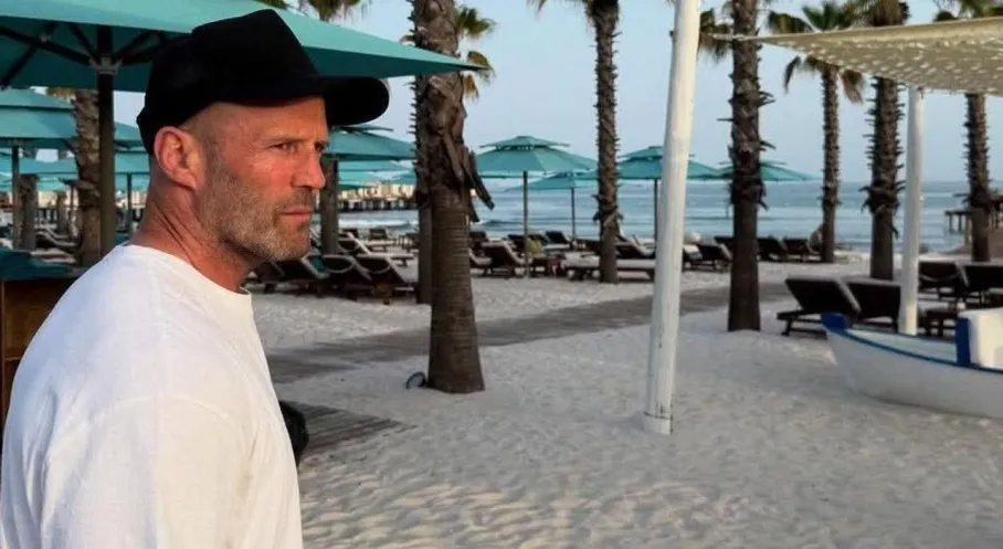 Jason Statham Antalya'da Görüntülendi: Ünlü Oyuncu Tatilin Keyfini Çıkarıyor!