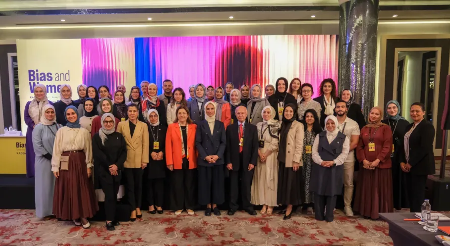 KADEM'den Önyargılara Karşı Küresel Hamle: Müslüman Kadınların Sesi Yükseliyor!