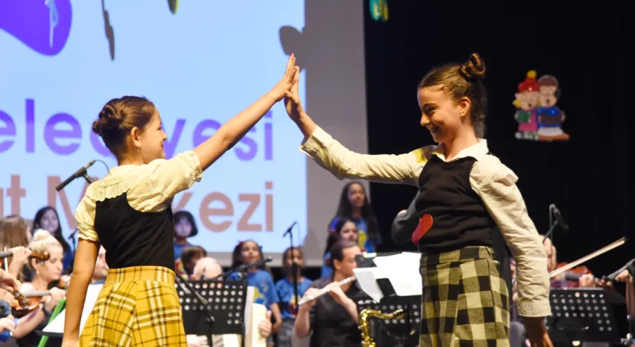 Kadıköy’de Çocuklar Ve Gençler Yazı Sanatla Geçiriyor