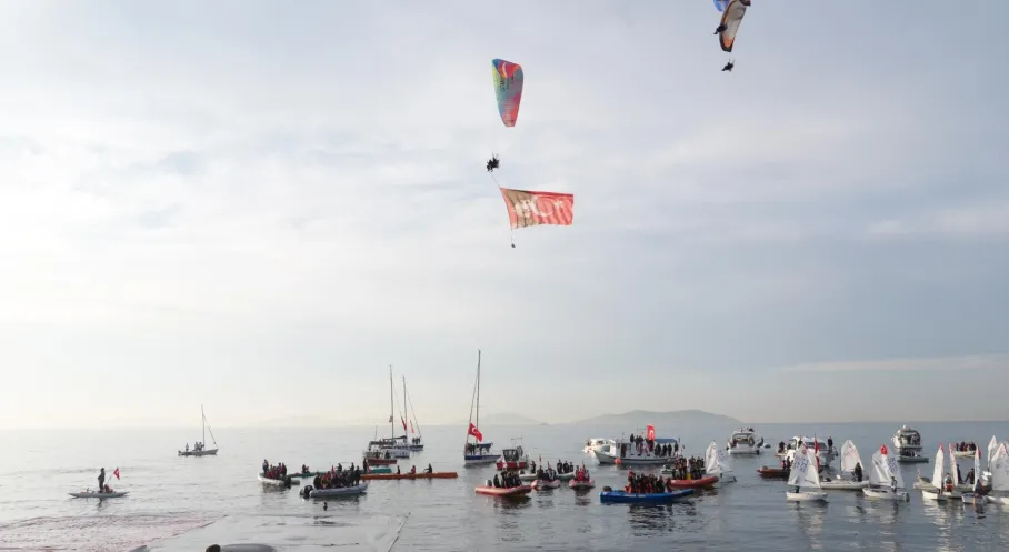 Kadıköy'de Rekor Katılımlı Ata'ya Saygı Zinciri! 6.5 KM'lik Anma