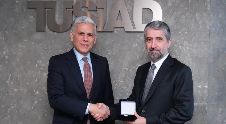 Kadın İstihdamında Devrim: Özyeğin ve TÜSİAD'dan Bakım Eşitliği Şirketler Ağı Hamlesi!