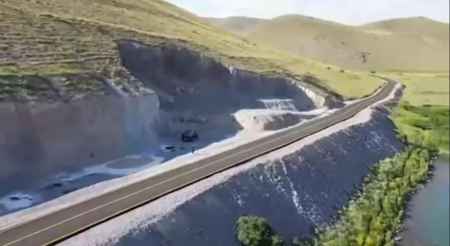 Kağızman'da Ulaşım Sevinci! Şehittepe-Çengilli Köy Yolu Asfaltlandı