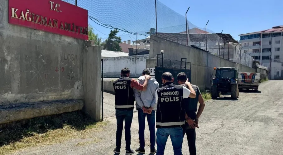 Kağızman'da Uyuşturucu Operasyonu: 2 Şüpheli Yakalandı!