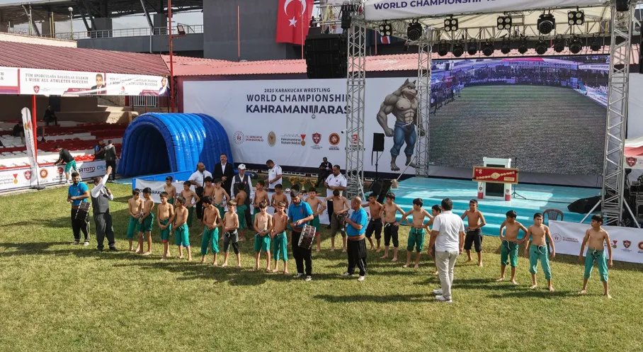Kahramanmaraş'ta Kısa Şalvar Güreş Şöleni! 508 Pehlivan Er Meydanında