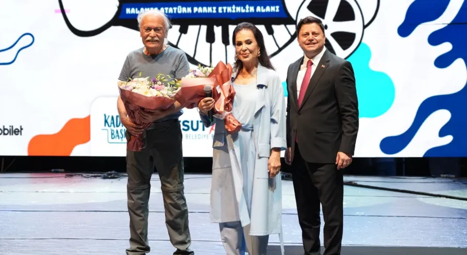 Kalamış Yaz Festivali Türkan Şoray'la Coştu! Yeşilçam Efsanesi Kadıköy'de!