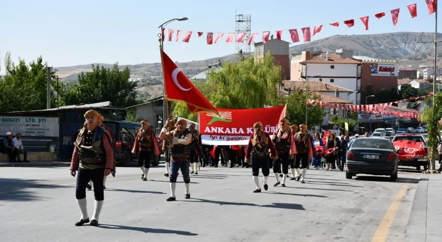 Kalecik'te Atatürk Coşkusu: 100. Yıl Kutlamaları Göz Kamaştırdı!