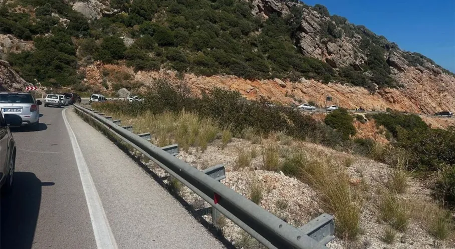 Kalkan-Kaş Yolu Kaza Nedeniyle Kapandı! İşte Alternatif Güzergahlar
