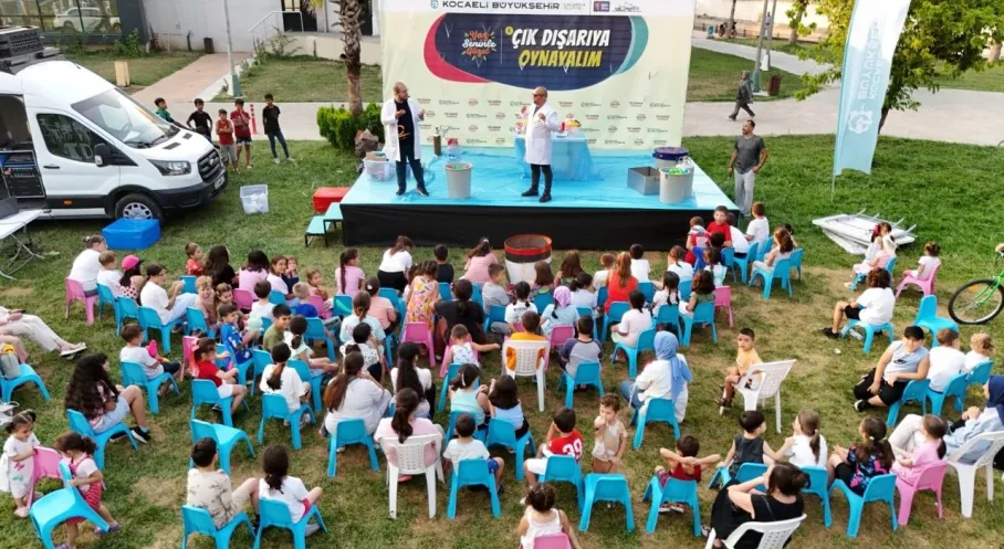 Kandıralı Minikler Halat Çekme Şampiyonu! Çocuklar 'Çık Dışarıya Oynayalım' Etkinliğinde Coştu!