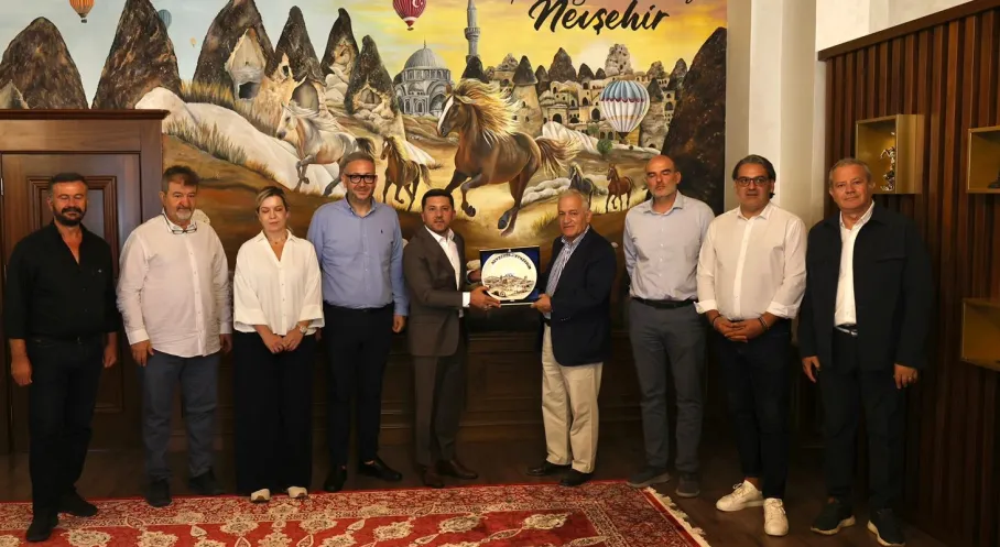 Kapadokya'da Duygu Dolu Anlar: Mübadele Torunları Tarihi Kilisede Buluştu!