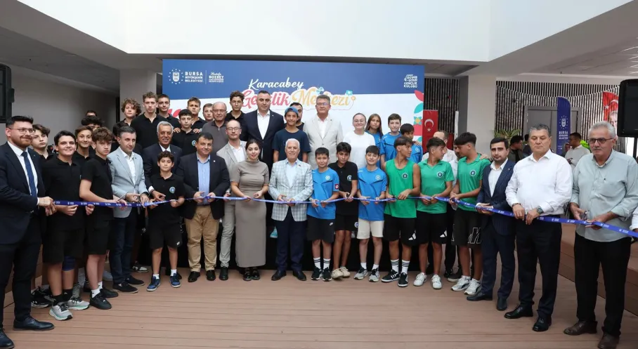 Karacabey'de Gençlik Rüzgarı! Yeni Merkez Kapılarını Açtı