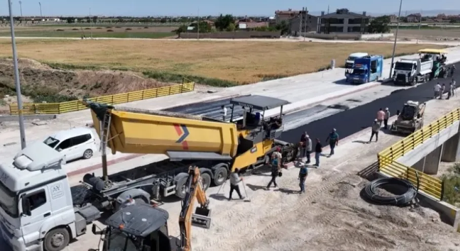 Karatay'da Asfalt Seferberliği: Karaaslan Mahallesi Yolları Yenileniyor!
