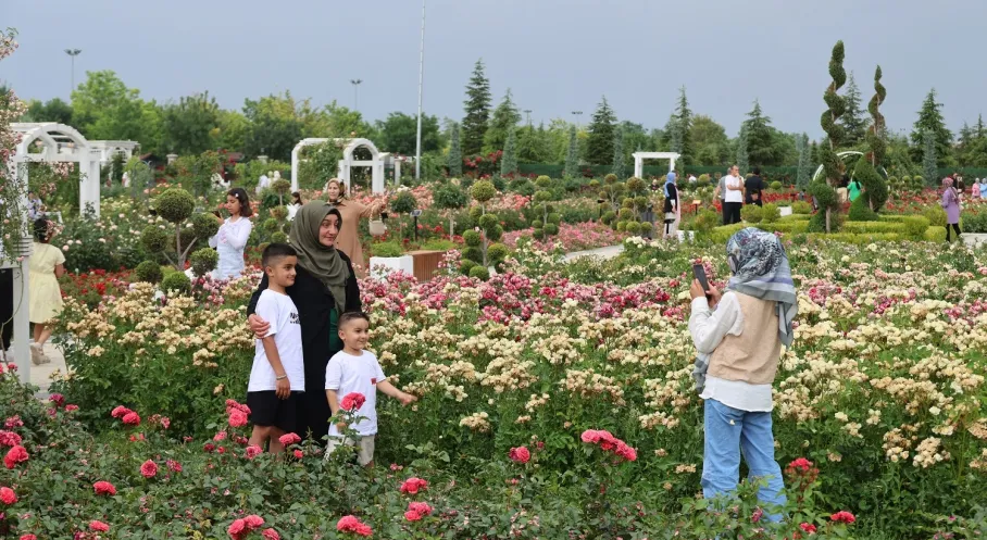 Karatay’da Ziyaretçi Yoğunluğu: Lavanta ve Gül Bahçeleri Beğeni Topladı