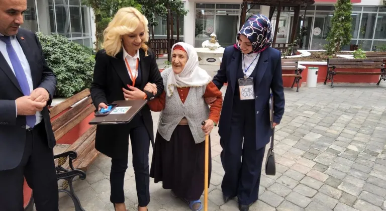 Kars Açık Kapı Şube Müdürlüğü'nden Huzurevi Ziyareti